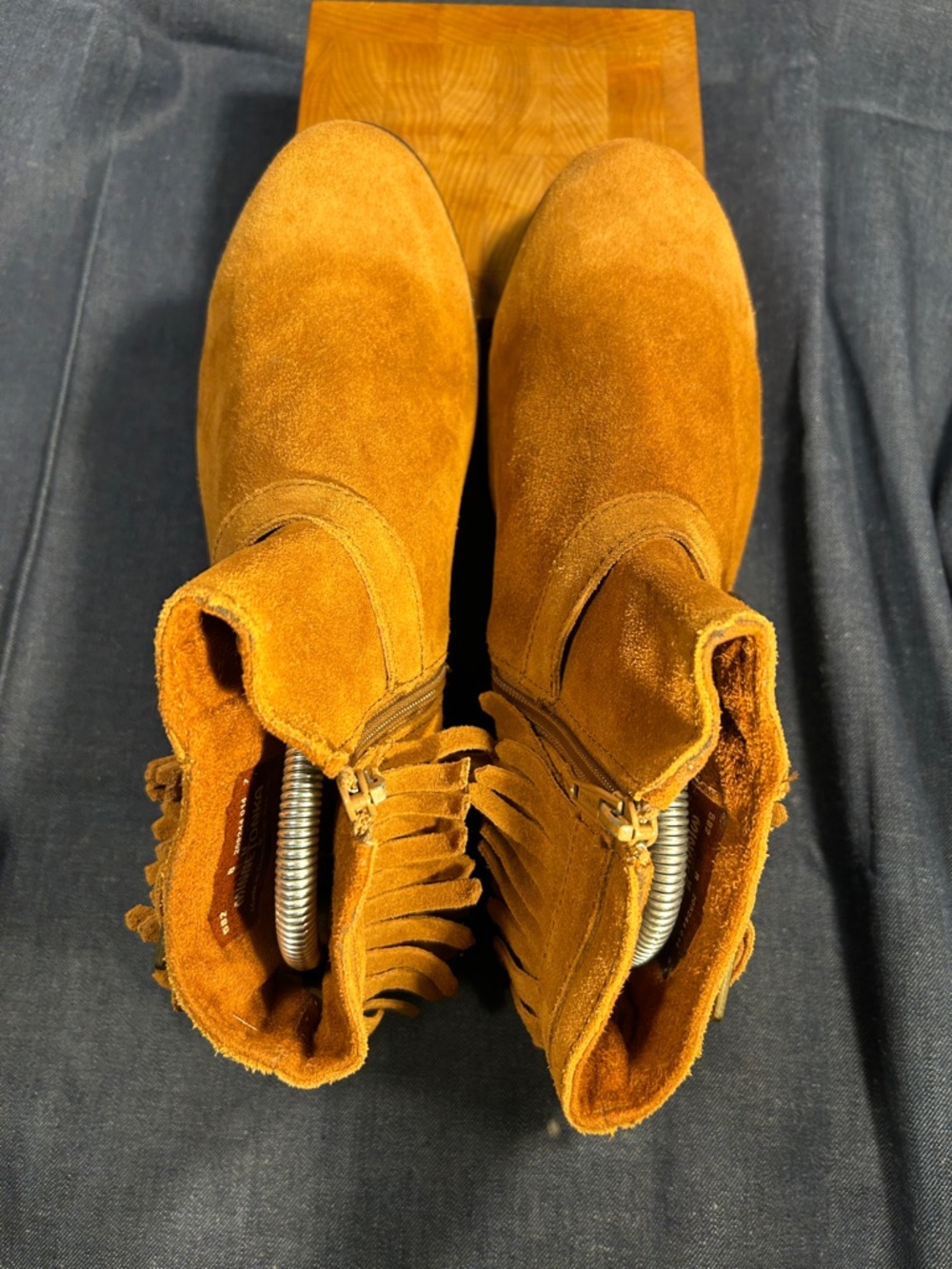 Minnetonka leather ankle booties moccasins with fringe - Picture 11 of 14